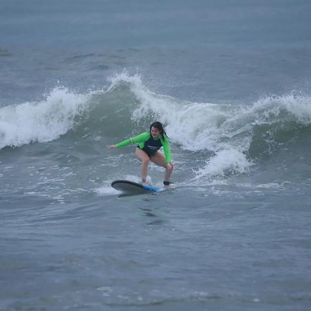 Surfing Nomads Co-Surf Hostel 坎古 外观 照片
